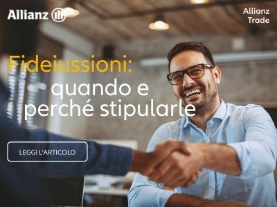 Un cliente e un imprenditore si stringono la mano
