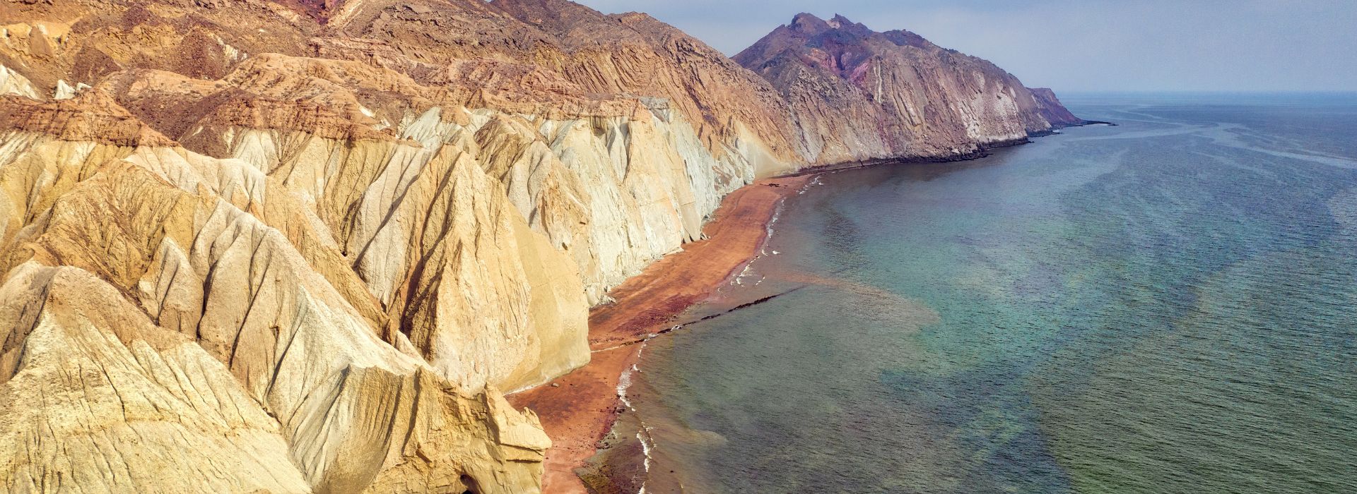 Vista aerea dello stretto di Hormuz