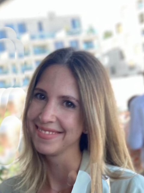 Ellis Roudasev Headshot