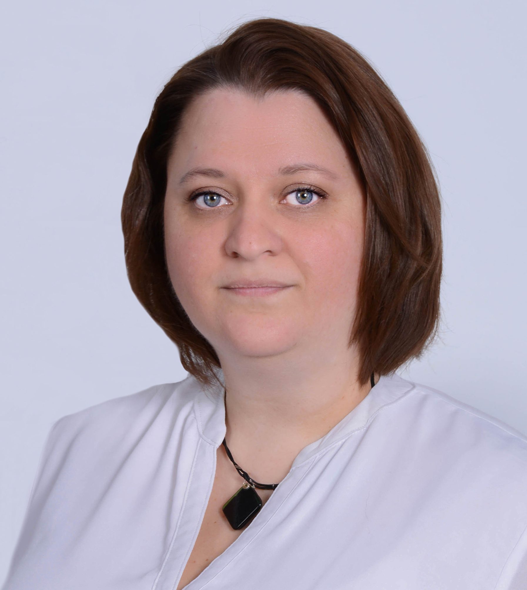 Nora Szanyi headshot