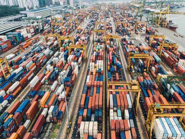 Deposito container visto dall'alto