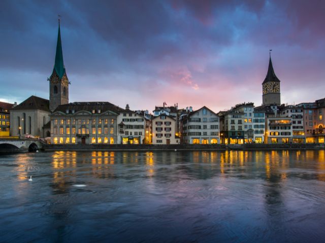 Vista di Zurigo dal lago