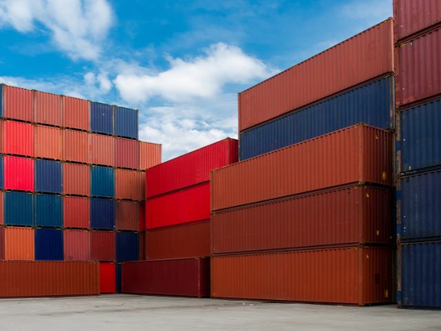 Container di merci impilati