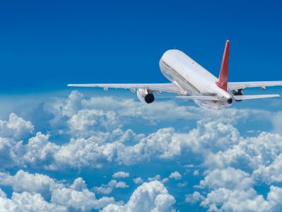 Aereo di linea in volo