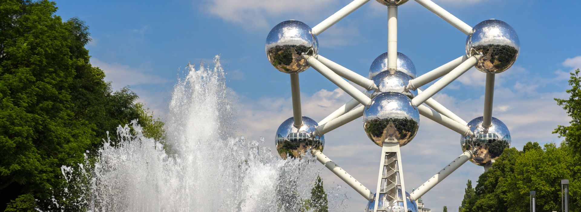 Fontana e monumento moderno